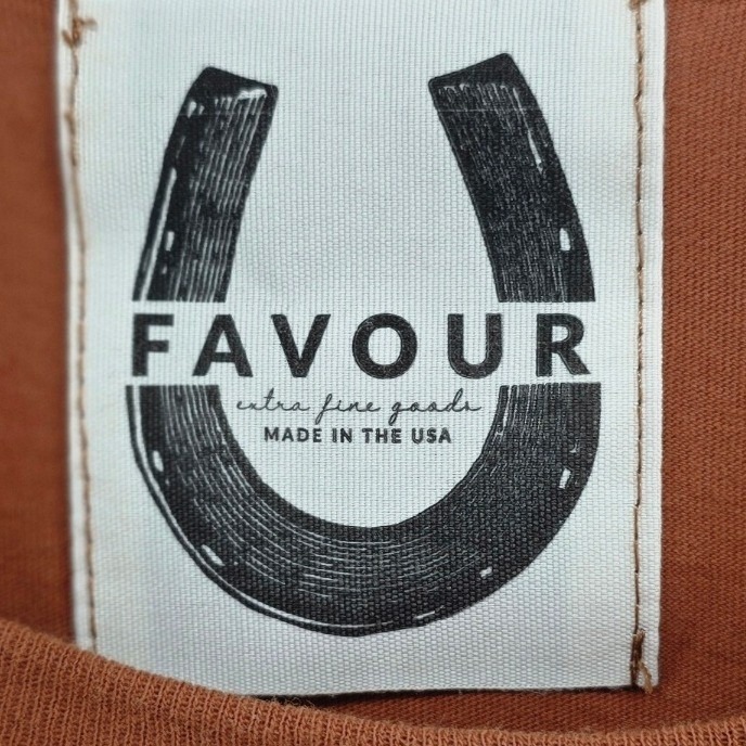 Favour Tee Women Xxl Brown Fortune Favours The Brave Graphic Top Western Usa — image 4 of 8